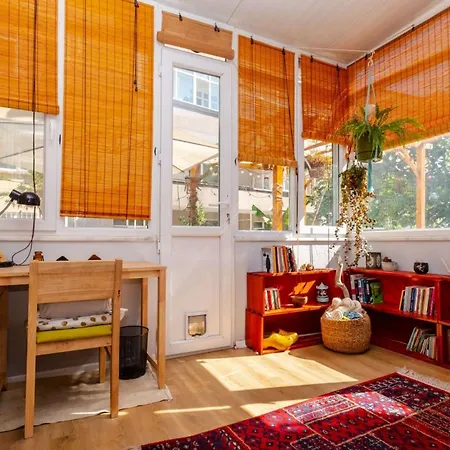 Apartment Eclectic Flat Near Metro With Terrace In Kadikoy Istanbul