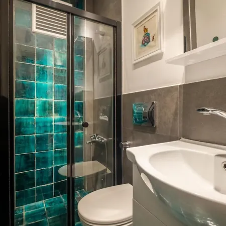 Apartment Eclectic Flat Near Metro With Terrace In Kadikoy
