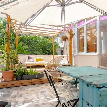 Apartment Eclectic Flat Near Metro With Terrace In Kadikoy Istanbul